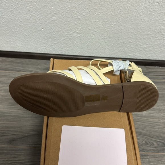 Journee Womens Zailie Gladiator Flat Sandals - Picture 3 of 7